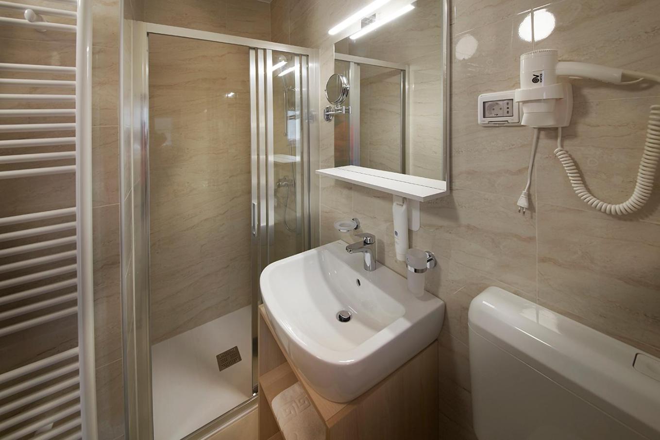 Villa Cedra - Hotel & Resort Adria Ankaran Bagian luar foto